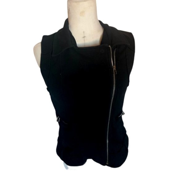 SOLD Vest - Picture 5 of 5